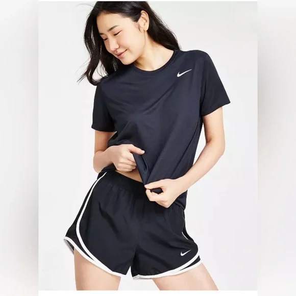 NWT Nike Black Womens Athletic Shorts. Size Small