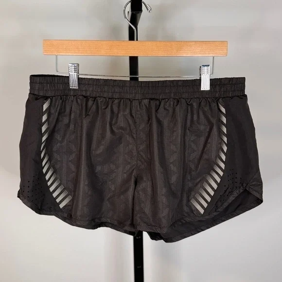 NWT Helly Hansen Women's Athletic Pace Shorts - Size XL