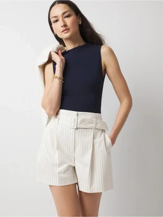 White House Black Market Cream Off White Navy Pinstriped Belted Shorts Size 6