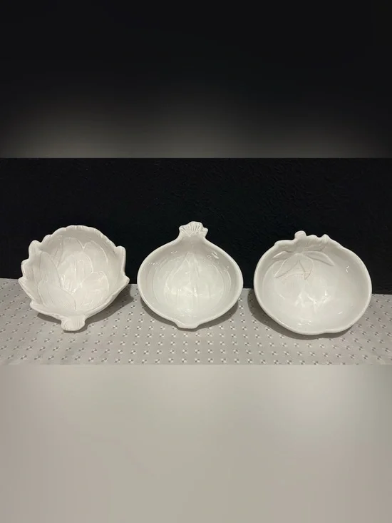 Vintage Set of 3 Pier 1 Imports Hand Painted Vegetable Themed Bowls 4.5”
