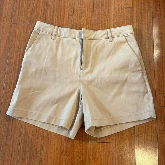 NWT Brown Banana Republic Women's Chino Short shorts