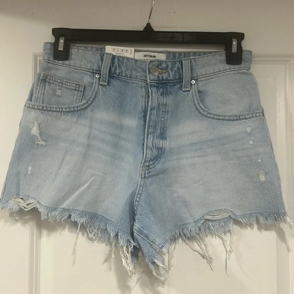NWT Cotton On Light Wash Denim Cutoff Shorts