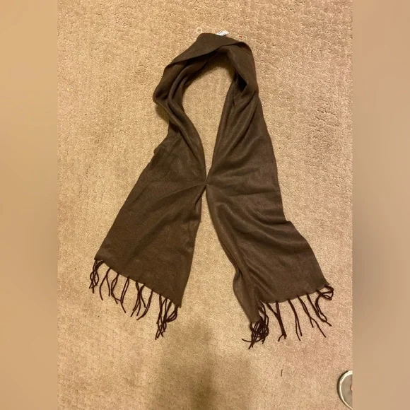 NWT Cashmere feel brown scarf with fringes (THERMA X) for warmth/comfort, 58x12