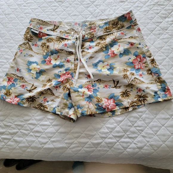 SYKO Women's drawstring Board Shorts SZ 11 Tropical Print