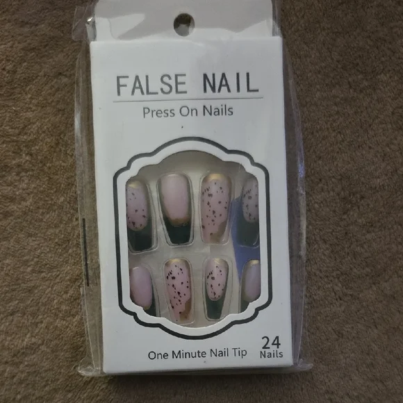 🔥5 For $40 NWT Press On Nail Set