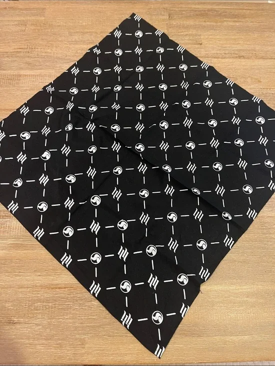 DVS HART & Huntington Handkerchief