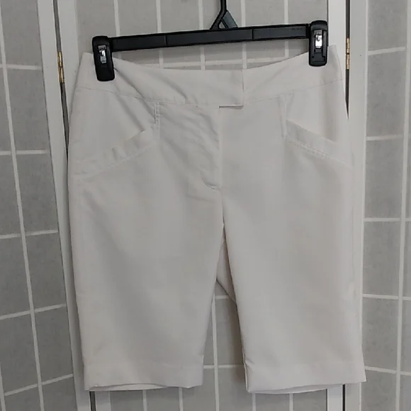TEHAMA Classic White Bermuda  Casual Shorts With Inner‎ Liner Women's Size 2