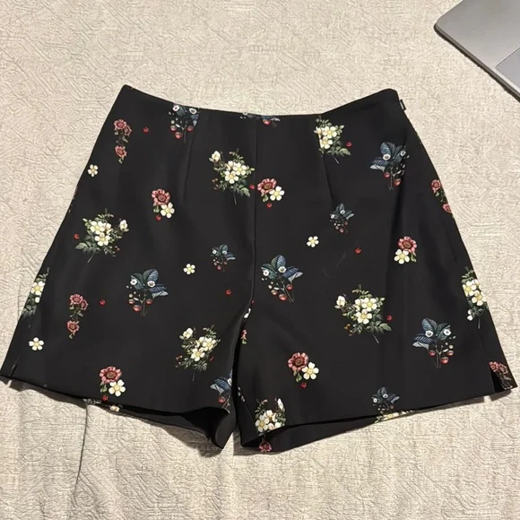 TED BAKER Floral Black Women's Shorts-NWOT
