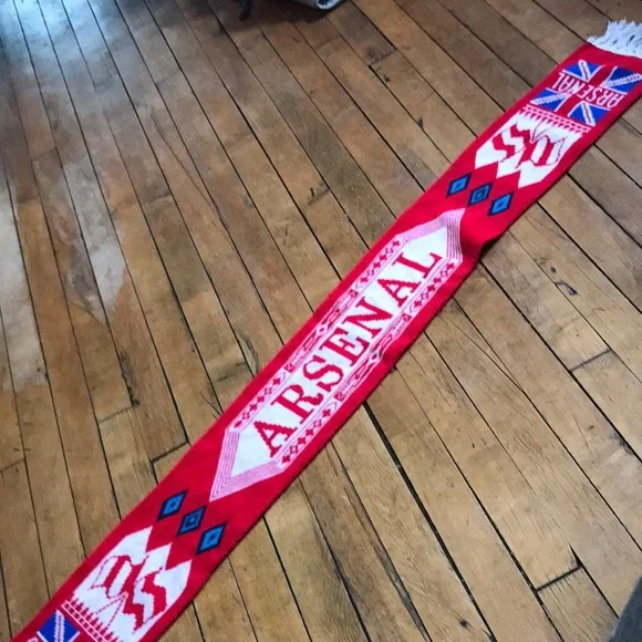 Red and White Scarf‎