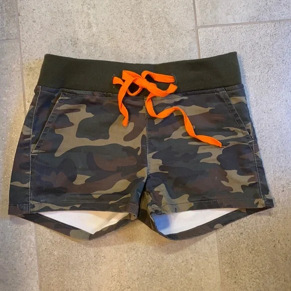 V.I.P. Shorts size 1/2