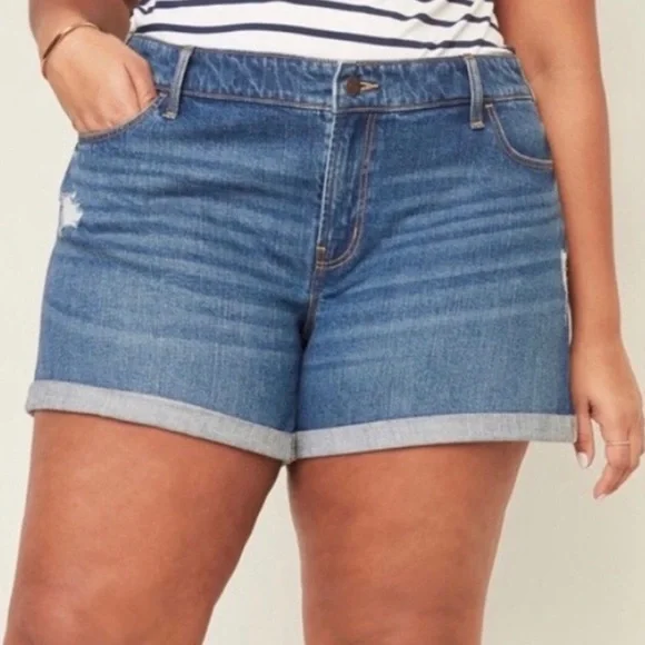 Old Navy NEW Boyfriend Mid Rise Distressed Jean Shorts Sz 30