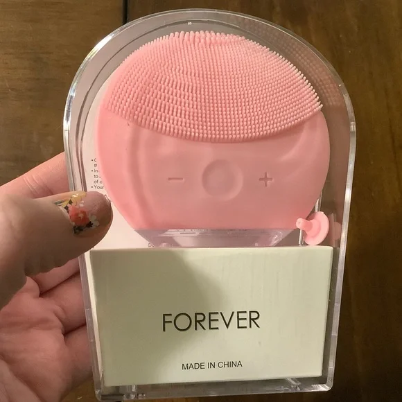 Forever Facial Cleansing Device NWT