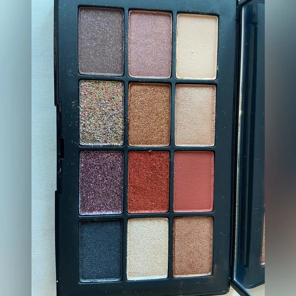 NARS INFERNO Eyeshadow gift ,give your love or yourself or your young princess