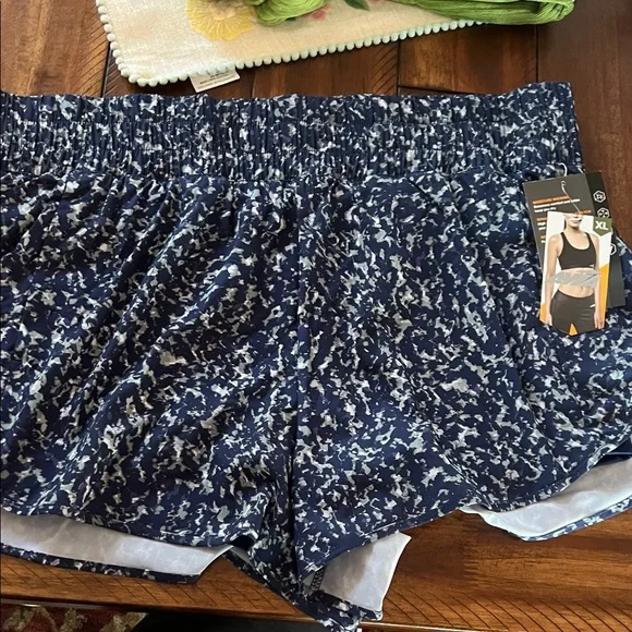 Women's Avia Bike liner Athletic Shorts  XL NWT Navy print