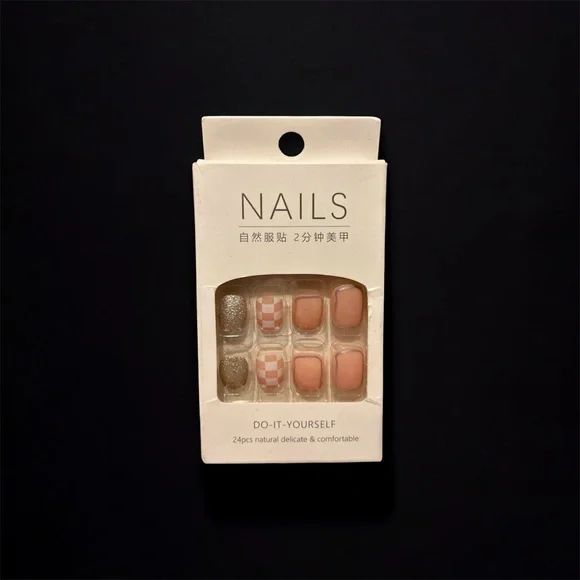 5️⃣Press On Nails Set | Pink & Gold Design Or 5 For 25
