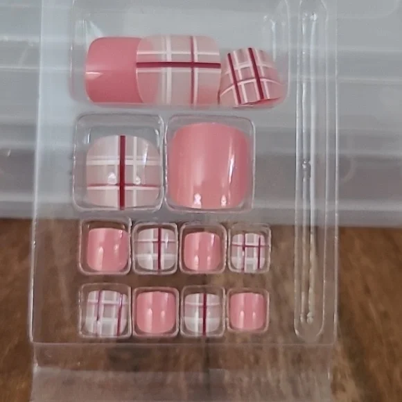 2/$16 Pink Plaid Press on Toenails