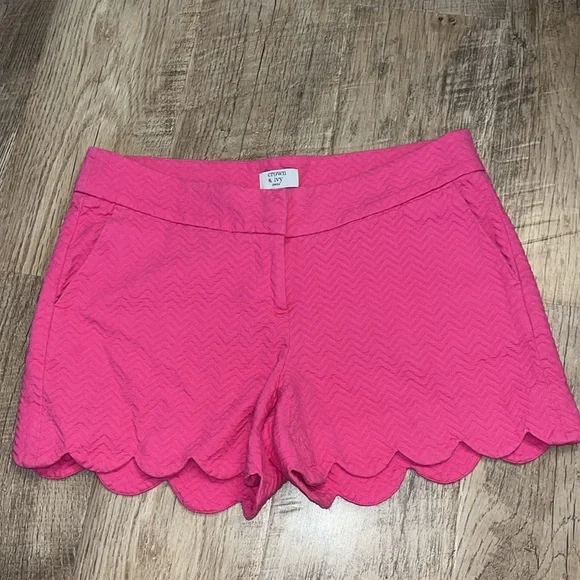 Crown & Ivy‎ Pink Textured scalloped shorts 2P