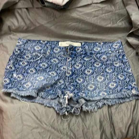 Abercrombie & Fitch Jean Short Shorts Size 26