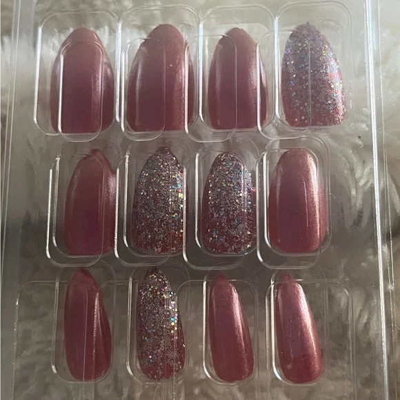 DIY press on‎ burgundy nails, glitter