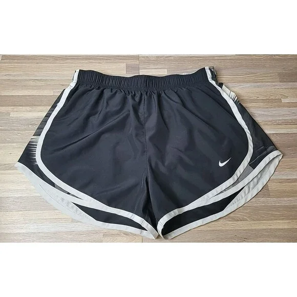 Nike Dri-FIT Tempo Running Shorts Women's Size Medium Black White‎ Athletic