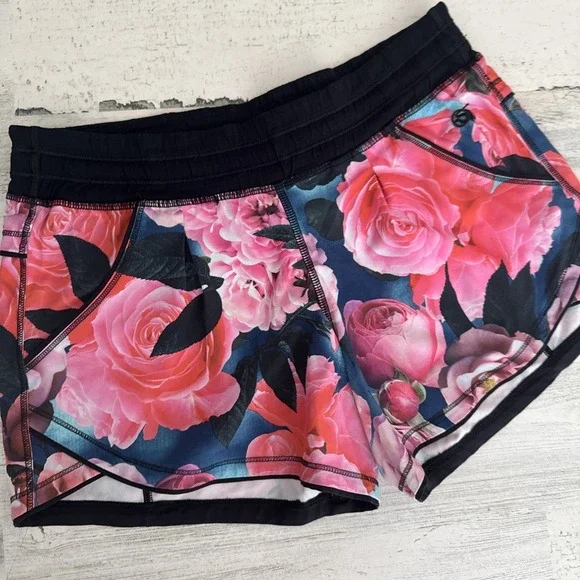 Lululemon Secret Garden Rose Floral Pink Black Tracker Shorts Size 2 RARE HTF