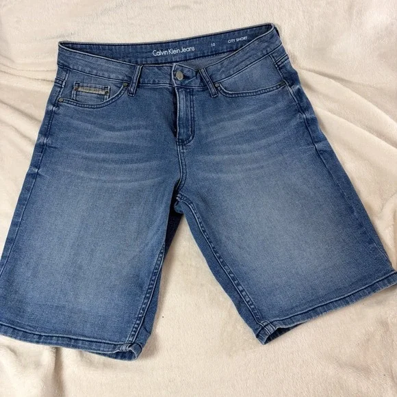 Calvin Klein City Shorts 10 Bermuda Jorts classic Americana minimalist Grandma