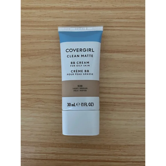 Covergirl‎ Clean Matte BB Cream Oily Skin 530 Light Medium 1oz Oil Free Matte