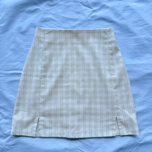 Brandy Melville Plaid Mini Cara Skirt