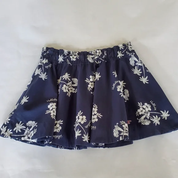NWT Hollister navy blue Hawaiian floral skater skirt