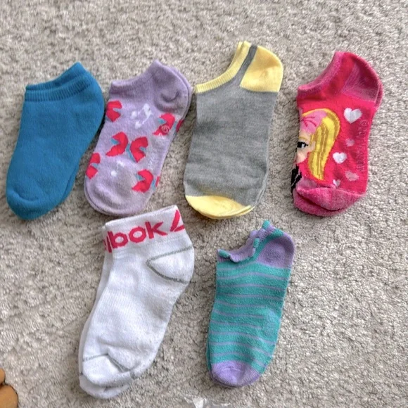 Gently Worn -Some NEW- 6 Pairs Girl's Reebok,Disney Socks -Size 8