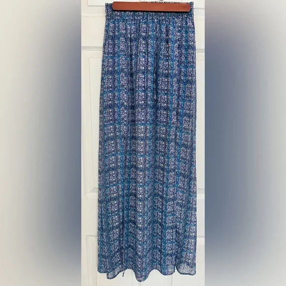 Umgee Maxi Skirt with drawstring size small