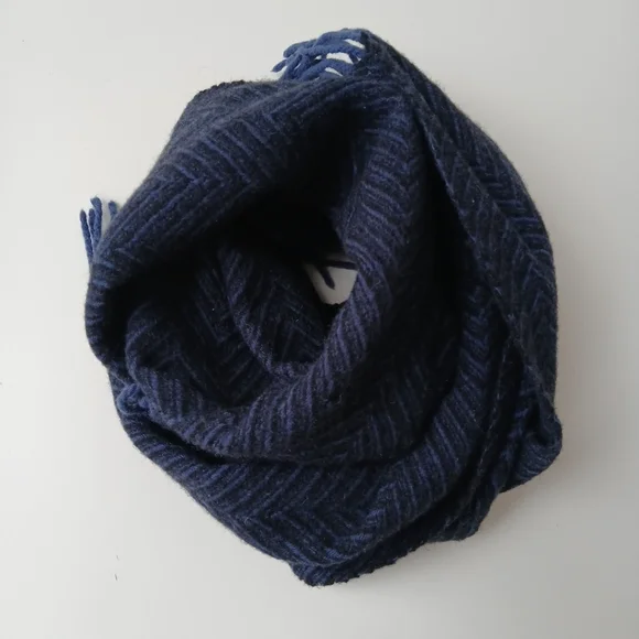 Carraig Donn 100% Wool Scarf Navy Blue Rectangle Men's