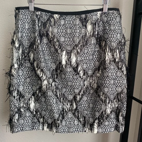 Per Se Pencil‎ Skirt Women's Size 8 White & Black Diamonds Fringe Details