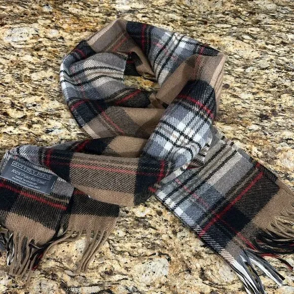 Geoffrey Beene Plaid Pure New Wool Scarf With Fringe