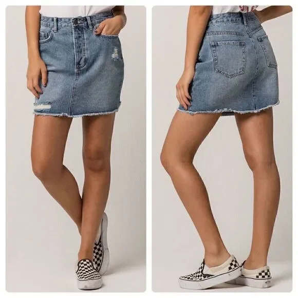 Amuse Society Shortcut Ripped Denim Skirt Sz XS