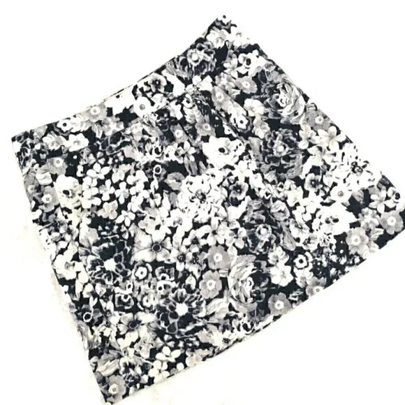 Gap EUC Women's 2 Floral Zipper Navy Mini Skirt