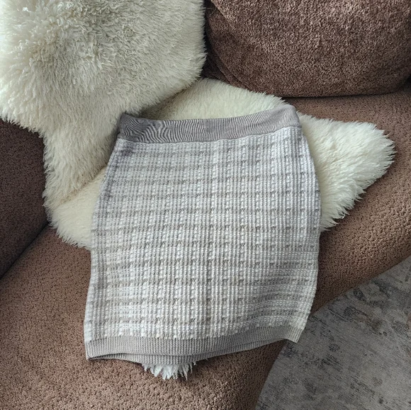 Aritzia Babaton Merino Wool Knit Skirt🌿