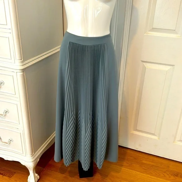 Elie Tahari pleated midi skirt