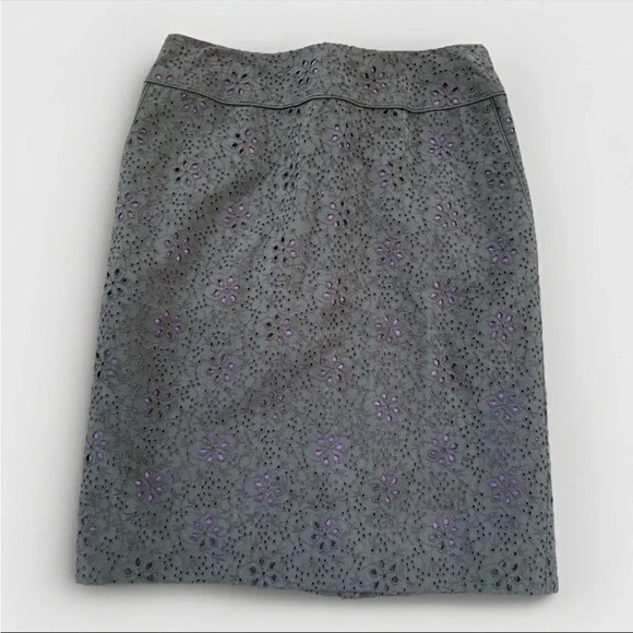 J. McLaughlin Silk/Wool Blend Black Eyelet Floral Knee Length Pencil Skirt 0