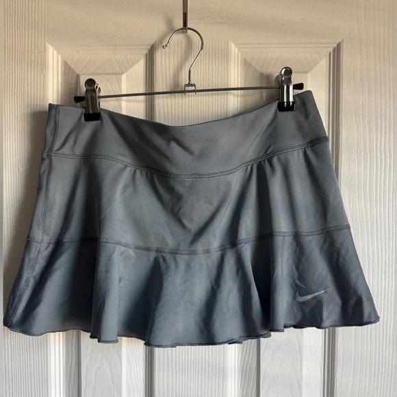 NIKE VINTAGE Gray Skort Athletic Golf Running Low Rise Skirt Shorts Pleated Sz M