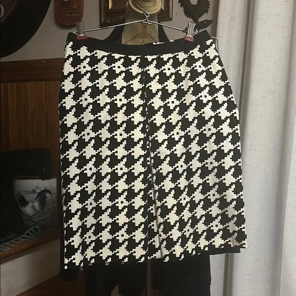 CNC Costume National Black and White Pencil Skirt