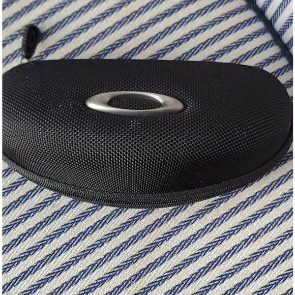 Oakley sunglasses vault