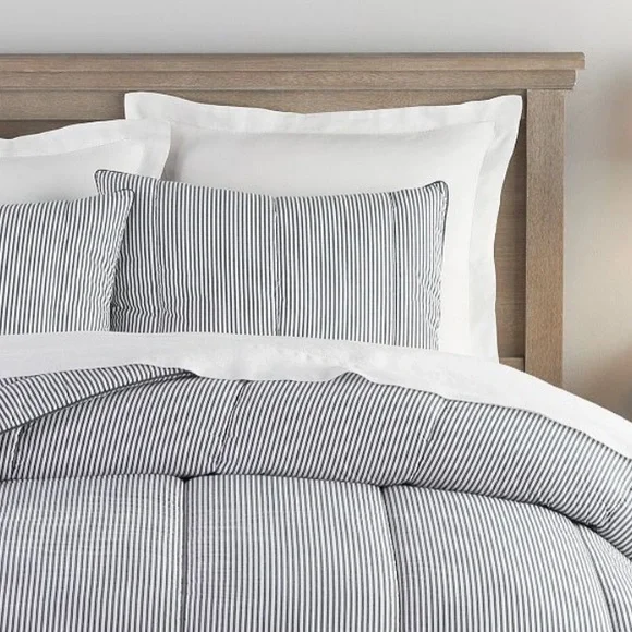 NWT Pottery Barn Wheaton king pillow sham