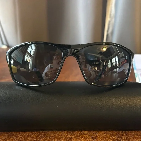 Kenneth Cole Reaction unisex sunglasses