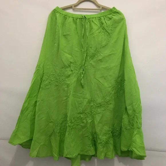 Metro Wear Green Women's Skirt Size XL