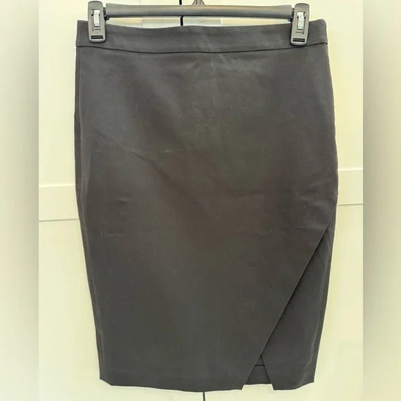 Banana Republic black tulip pencil skirt Women’s Size 8 NEW