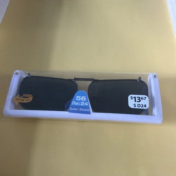 Solar Shield Polarized Clip On Sunglasses 56 Rec 24 Fits Plastic Frames SD24 New
