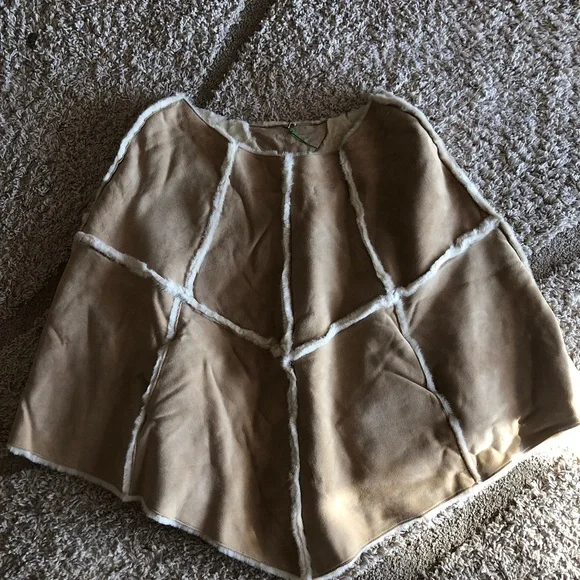 Ugg skirt size Large Eskimo furr