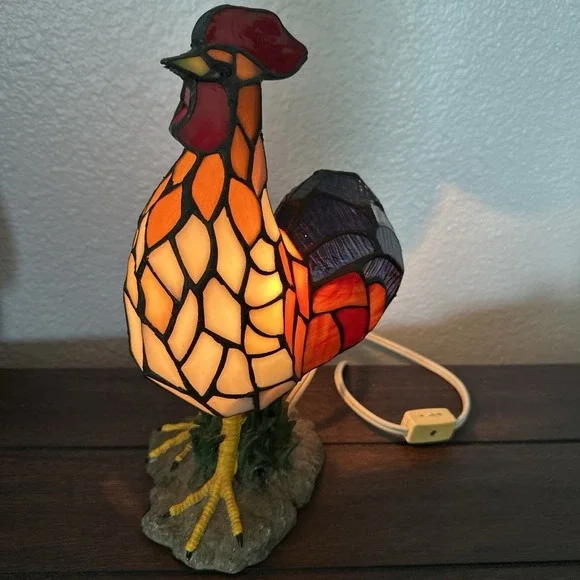 Vintage Tiffany Style Rooster Accent Table Decor Lamp 11x7 EUC