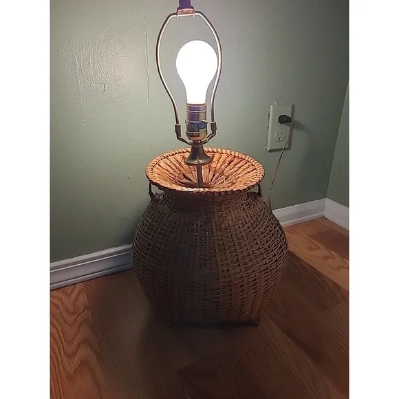 Mid Century Modern Vintage Basket Weave Rattan Lamp Works Read Description‎